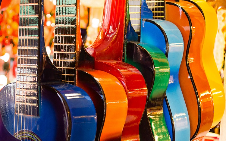 Colourful Guitras