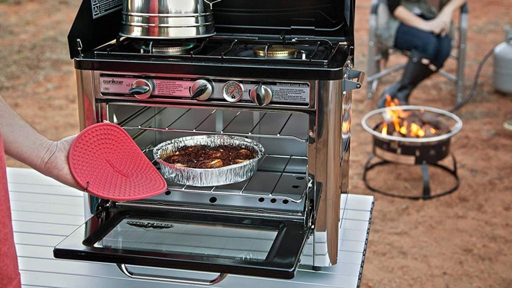 The benefit of having the proper cooking equipment is that you can prepare nearly anything you want, anytime you want, and a camp kitchen will make your adventures much more enjoyable! If you look at most camping checklists on the internet, you'll almost certainly find "camping oven" listed as one of the top things. 