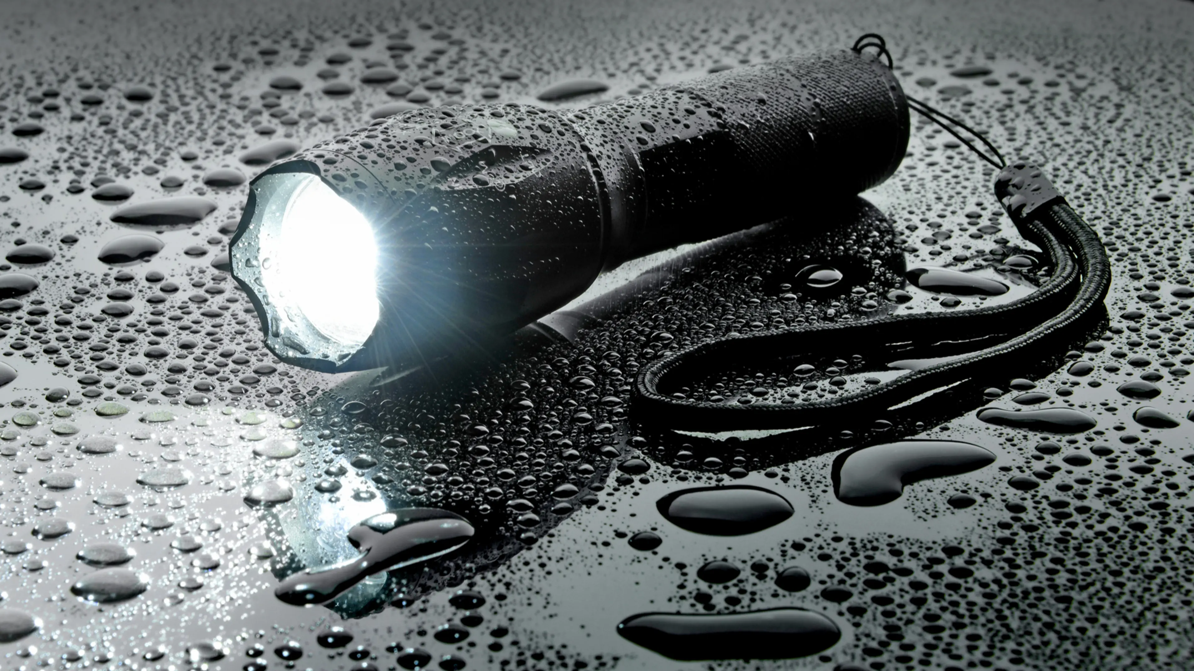 flashlight water resistant